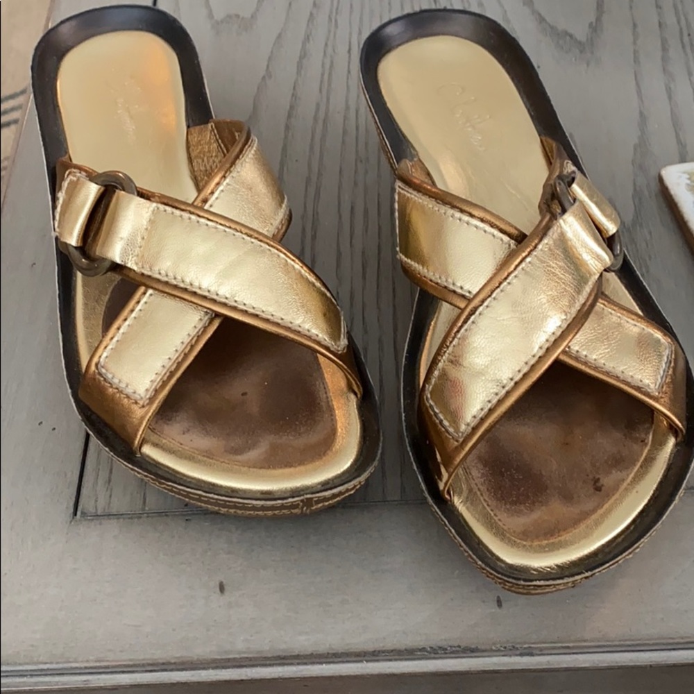 Gold wedges